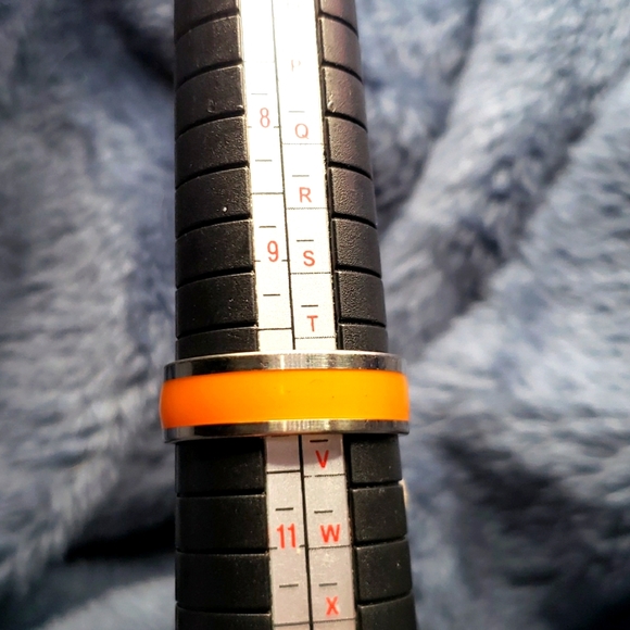 A Ring Band - Picture 3 of 5